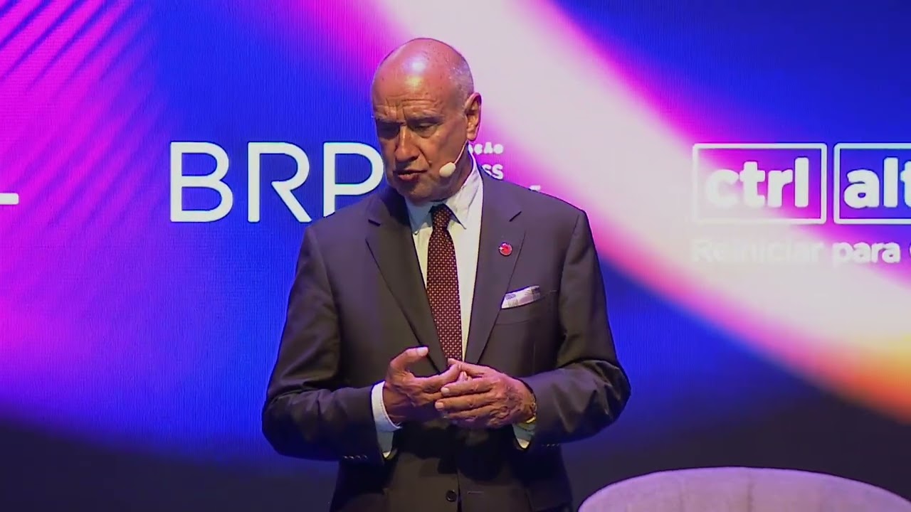 Carlos Moreira da Silva, presidente da Associação BRP, no palco da Conferência Ctrl+Alt+Portugal em 2025